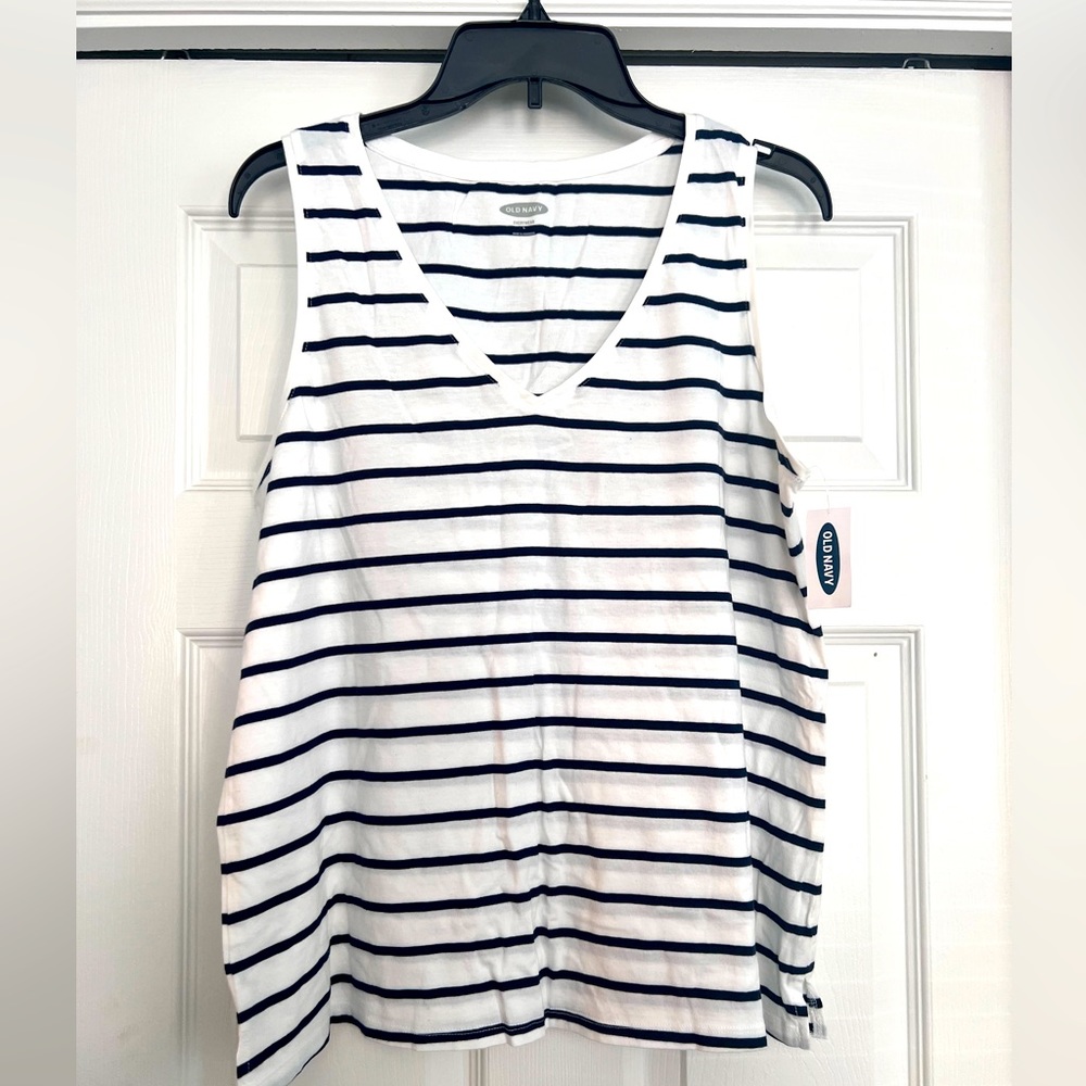 Women’s Old Navy New sleeveless top